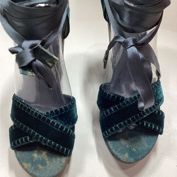 Stuart Weitzman Theodora Callum  Elegant Velvet Green Lace-Up Wedges Size‎ 8.5 - Picture 3 of 13